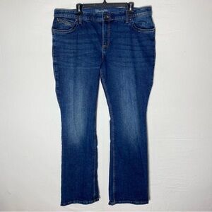 Wrangler Q Baby Med Wash Blue Mid Rise Boot Cut Jeans W Elastic Waistband 16/17